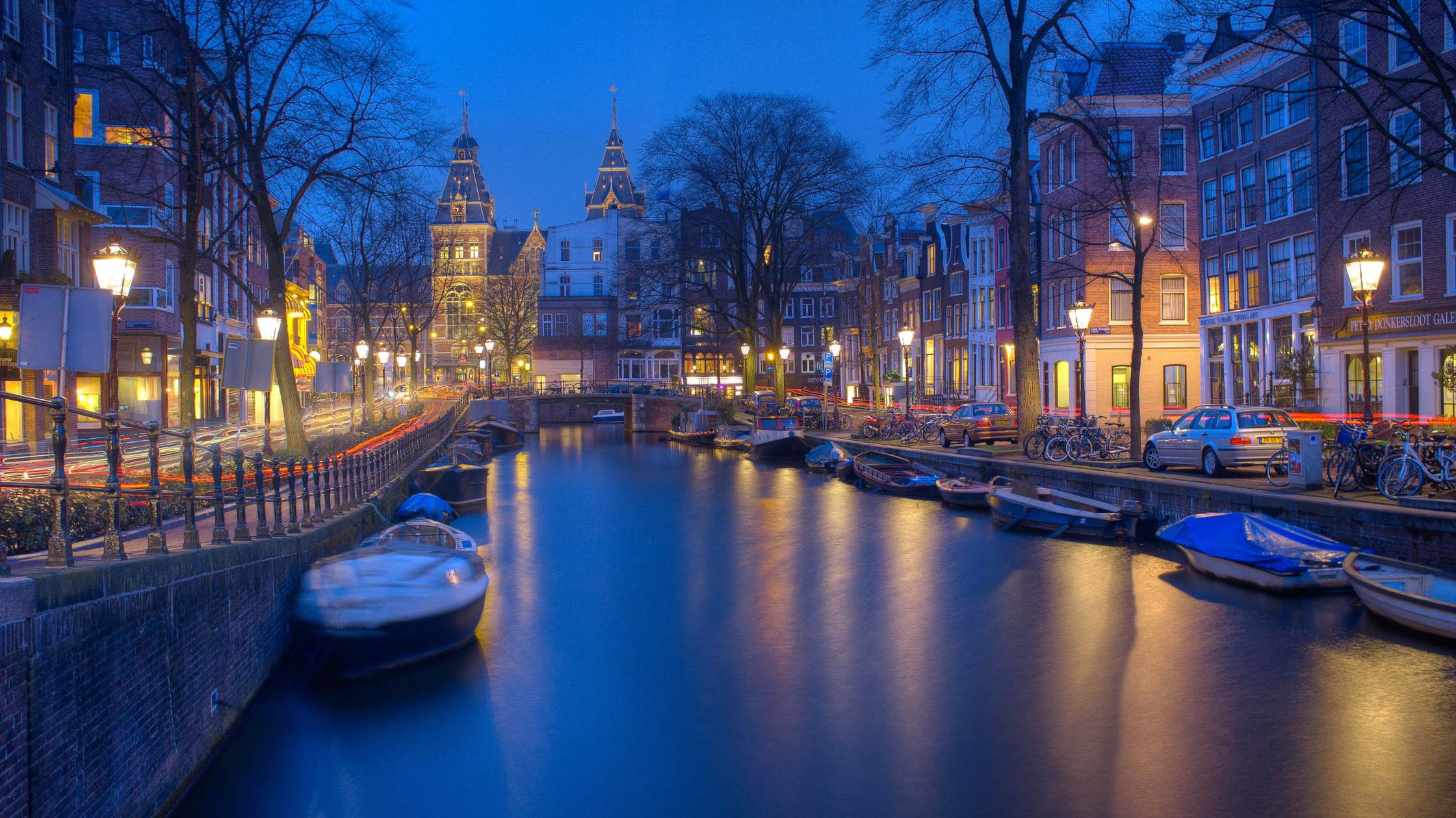 When planning a trip to the Netherlands, include these PLACES TO VISIT IN AMSTERDAM to experience the best of the city's history, art, and culture.